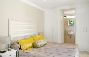 Echo friendly sunny contemporary garden flat